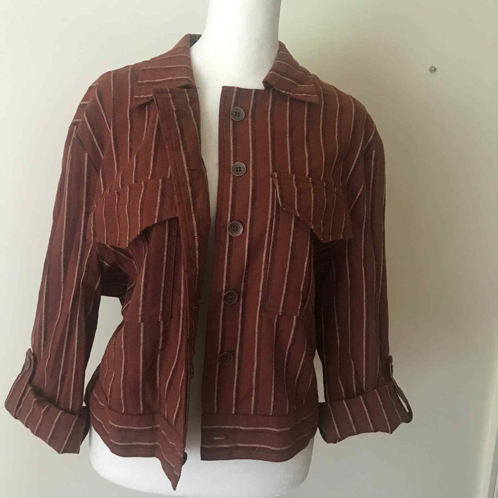 Mittoshop Blazer Womens Small Brown Striped Cropped Roll Tab Sleeve Boxy Fit - Picture 2 of 14